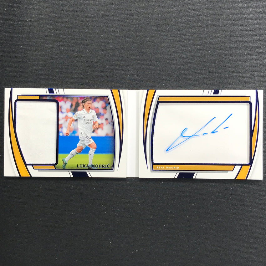 2022-23 Immaculate Luka Modric Signature Moves Booklet Jersey Relic Auto 21/25